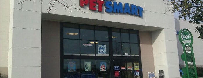 PetSmart is one of 🖤💀🖤 LiivingD3adGirlさんのお気に入りスポット.