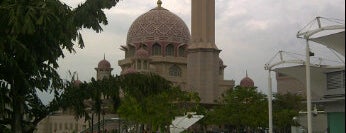 Masjid Putra is one of Masjid & Surau.