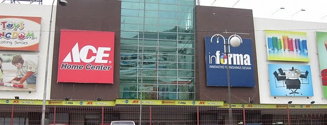 Living Plaza is one of Pusat Perbelanjaan di Kota Bekasi.