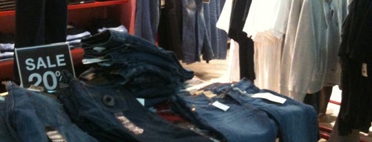 Levi's Store is one of Daniela’s Liked Places.