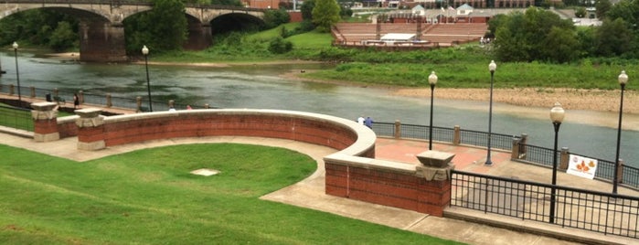 Chattahoochee Riverwalk is one of Justinさんのお気に入りスポット.