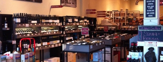 The Raleigh Wine Shop is one of Lieux qui ont plu à Brandi.