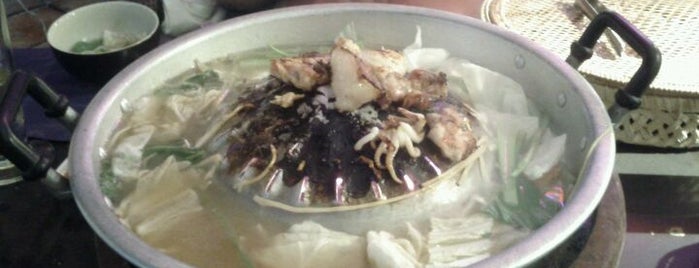 Cambodian BBQ is one of Carlosさんの保存済みスポット.