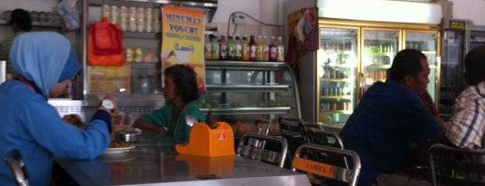 Restoran Farouk Maju is one of Jalan2 Cari Makan Di Bandar DiRaja Pekan.