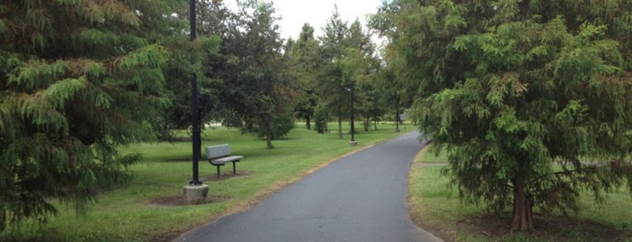 LaSalle Park is one of Tempat yang Disukai Maria.