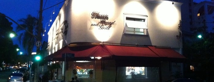 Classic Bread and Grill is one of Pinheiros.