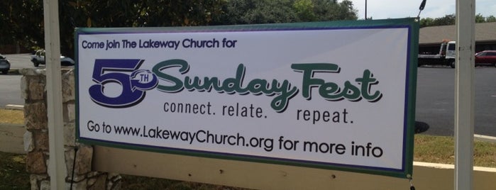 Lakeway Church is one of สถานที่ที่ Troy ถูกใจ.