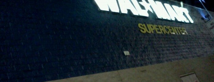 Walmart Supercenter is one of สถานที่ที่ Lisa ถูกใจ.
