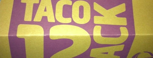 Taco Bell is one of Tempat yang Disukai Dianey.