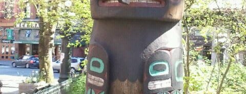 Pioneer Square Totem Pole is one of Lugares favoritos de Anna.