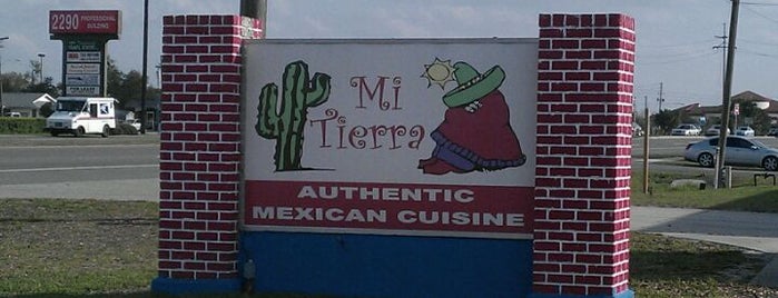 Mi Tierra Restaurant is one of Tempat yang Disukai Robert.