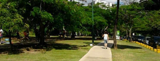Parque La Trinidad is one of Lugares favoritos de Erick.