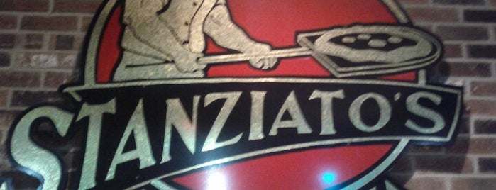 Stanziato's Wood Fired Pizza is one of Locais salvos de Nikki.