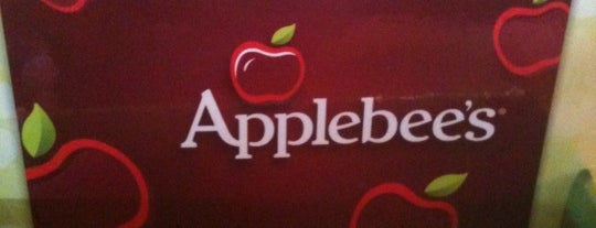Applebee's Grill + Bar is one of Marjorieさんのお気に入りスポット.