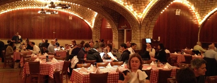 Grand Central Oyster Bar is one of What's in Grand Central??.