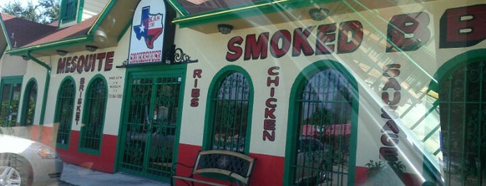 Texas Que Smokehouse is one of Olly Checks In.