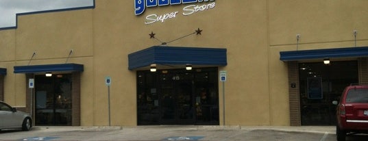 Goodwill Super Store is one of Lugares favoritos de katy.