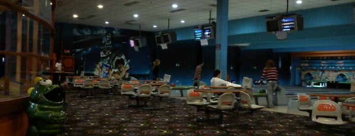 Bowling is one of Rosarioさんのお気に入りスポット.