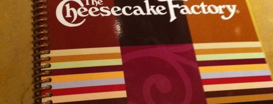 The Cheesecake Factory is one of Lugares favoritos de Héctor.