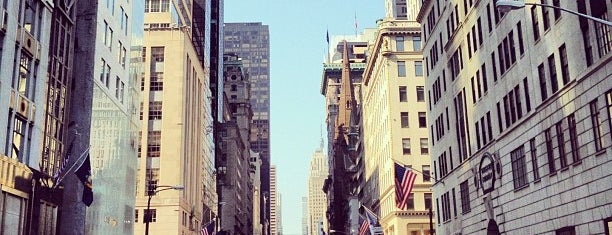 5th Avenue is one of The City That Never Sleeps.