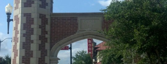 Campus Corner is one of Explore Norman.