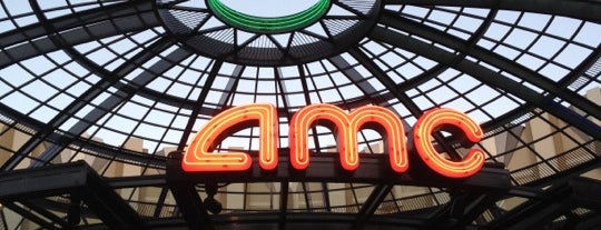 AMC Downtown Disney 12 is one of Tempat yang Disukai Gianni.