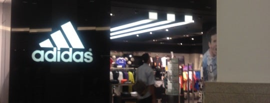 Adidas Store is one of Loja de Roupas.