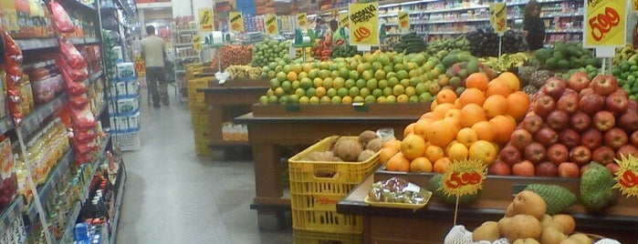 Barbosa Supermercados is one of Lugares favoritos de Emerson.