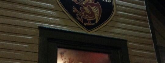 Llywelyn's Pub is one of Bethさんのお気に入りスポット.