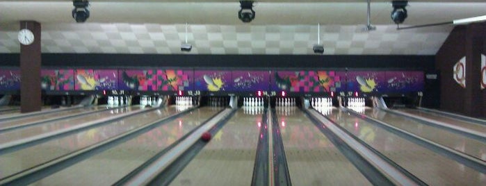 Knijn Bowling is one of Places.