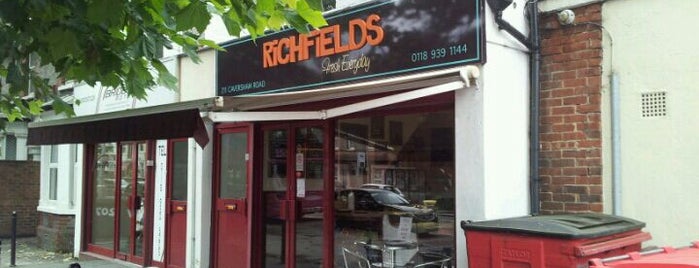 Richfields Deli & Grill is one of Locais curtidos por Atheer.