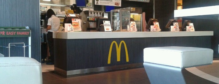 McDonald's is one of Mangiar fuori.