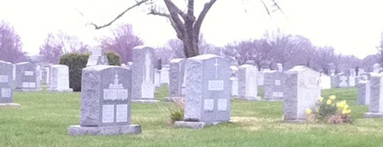 Saint Michaels Cemetery is one of Lugares favoritos de Lindsaye.