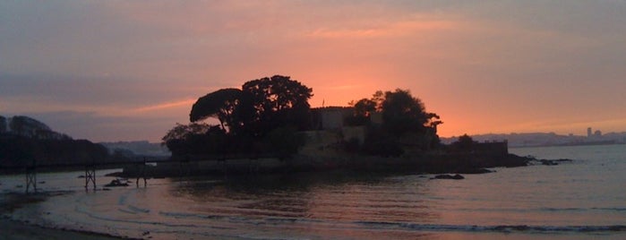Castelo de Santa Cruz is one of สถานที่ที่ Jordan ถูกใจ.