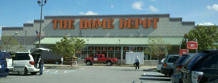 The Home Depot is one of Phil 님이 좋아한 장소.