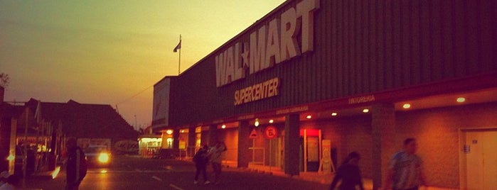 Walmart is one of Buenos Lugares.