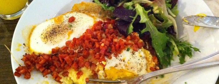 Alchemy Restaurant & Bar is one of The 15 Best Places for Corned Beef Hash in Brooklyn.