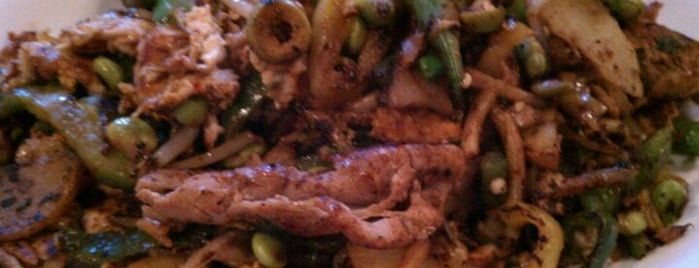 bd's Mongolian Grill & Bar is one of Lugares favoritos de John.