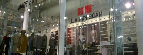 UNIQLO is one of Places to visit in NYC.