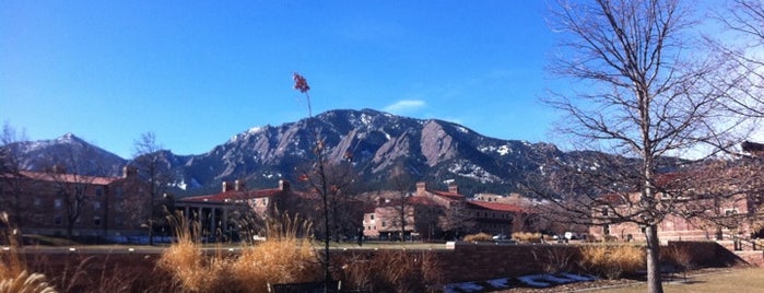 Universidade do Colorado em Boulder is one of College Love - Which will we visit Fall 2012.