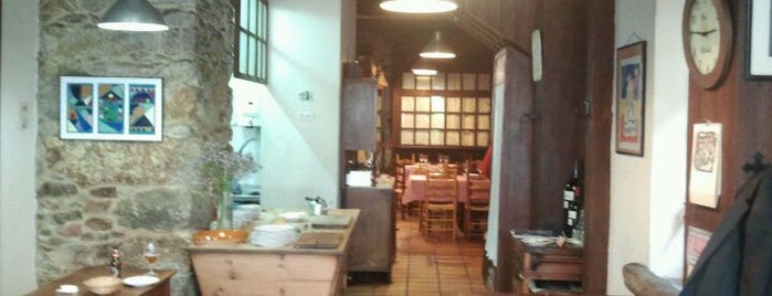 El Sauce is one of Best Eating Places in Coruña.
