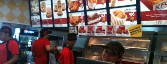 Kentucky Fried Chicken KFC is one of Locais curtidos por Erick.