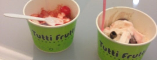 Tutti Frutti is one of Locais curtidos por Chio.