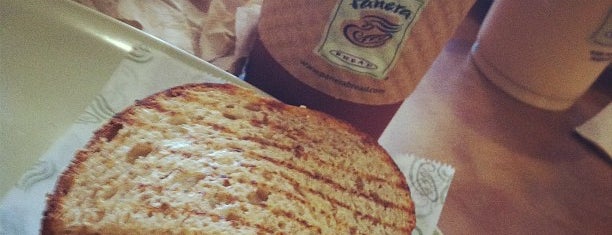 Panera Bread is one of Locais curtidos por Steph.