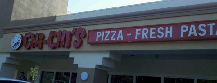 Chi-Chi's Pizza is one of Lugares favoritos de Rosemary.