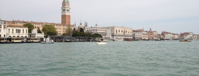 Fondazione Pinault is one of 10 cose da vedere a Venezia.
