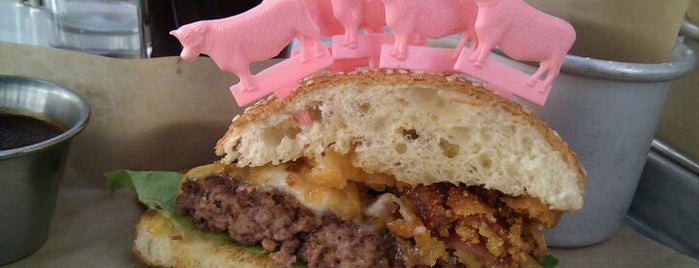 Burger Jones is one of Lugares favoritos de dan.