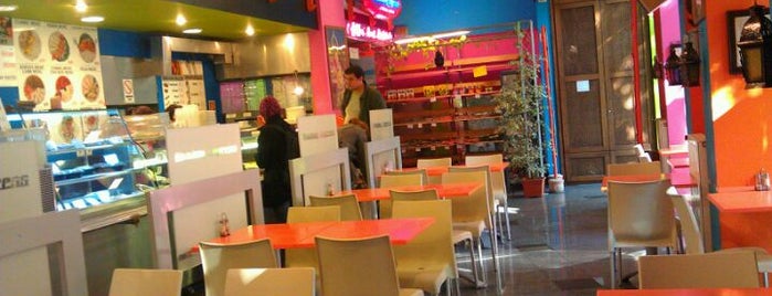 Bombay Express is one of The top cheap fast food restaurants in Budapest.