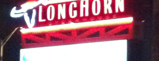 LongHorn Steakhouse is one of Locais curtidos por Panos.