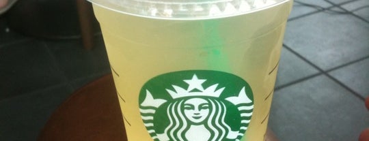 Starbucks is one of Guillermo A.さんのお気に入りスポット.